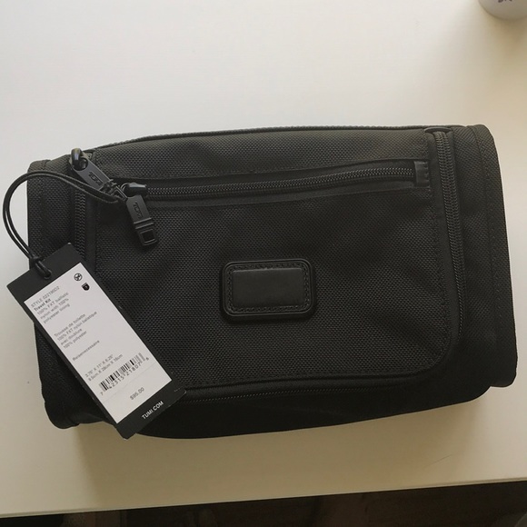 tumi alpha 2 dopp kit